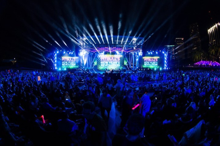 pitbull-new-years-revolution-2016-bayfront-park20160101_18