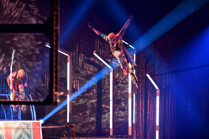 15_VOLTA_BMX_005_Photo_credit_Michael_Kass_Costumes_Zaldy.jpg_preview