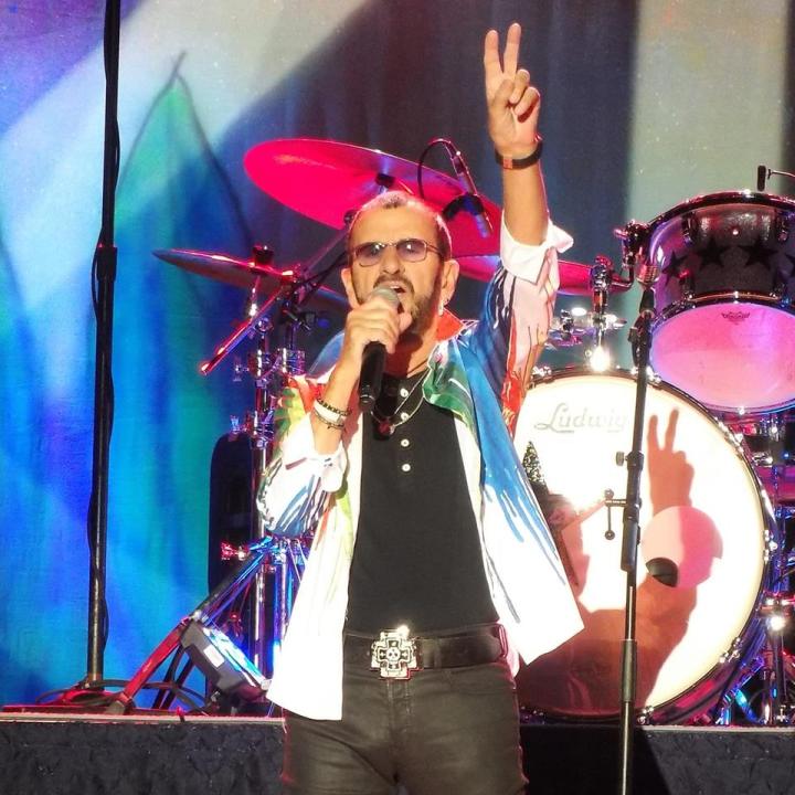 42701981_10155498923676036_7049980149692891136_n