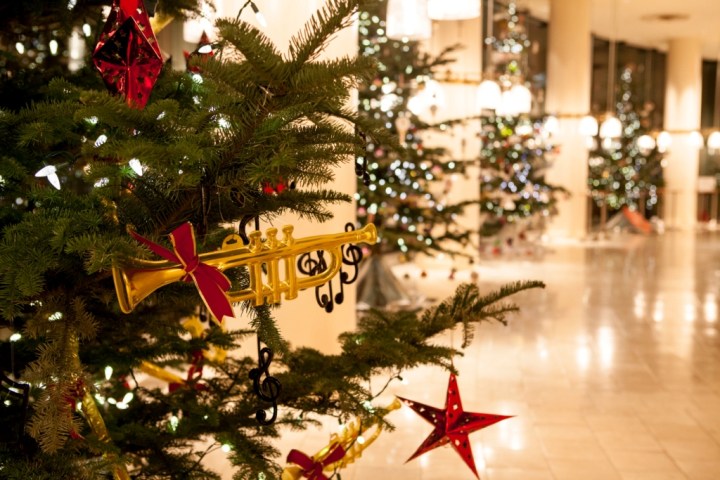 tree-trumpet-ornament