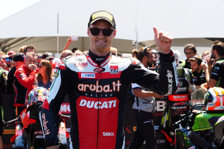 09_WorldSBK_2019_USA_WorldSBK_Sunday_Race_2-Parc_Ferme_Davies_3